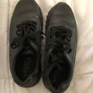 nonslip nursing shoes